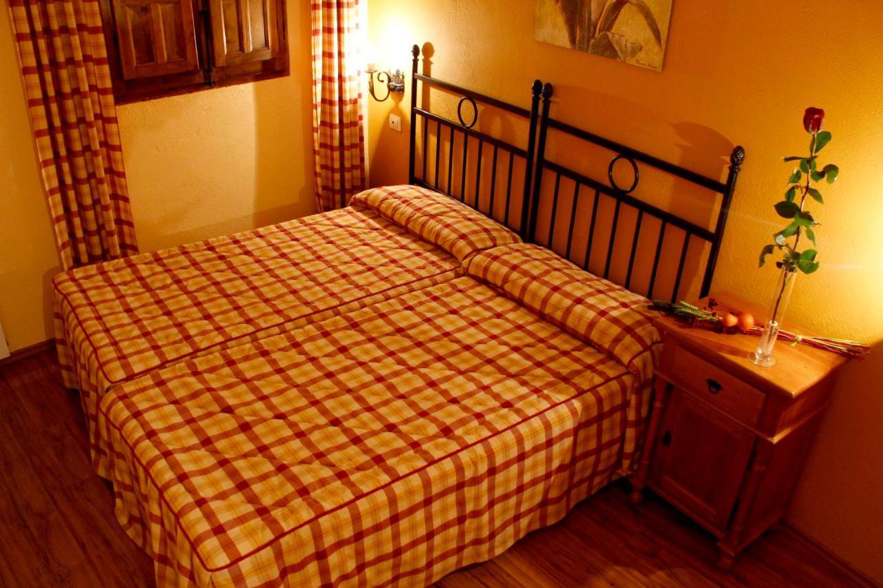 Hostatgeria Sant Jaume Hotell Corachar Exteriör bild