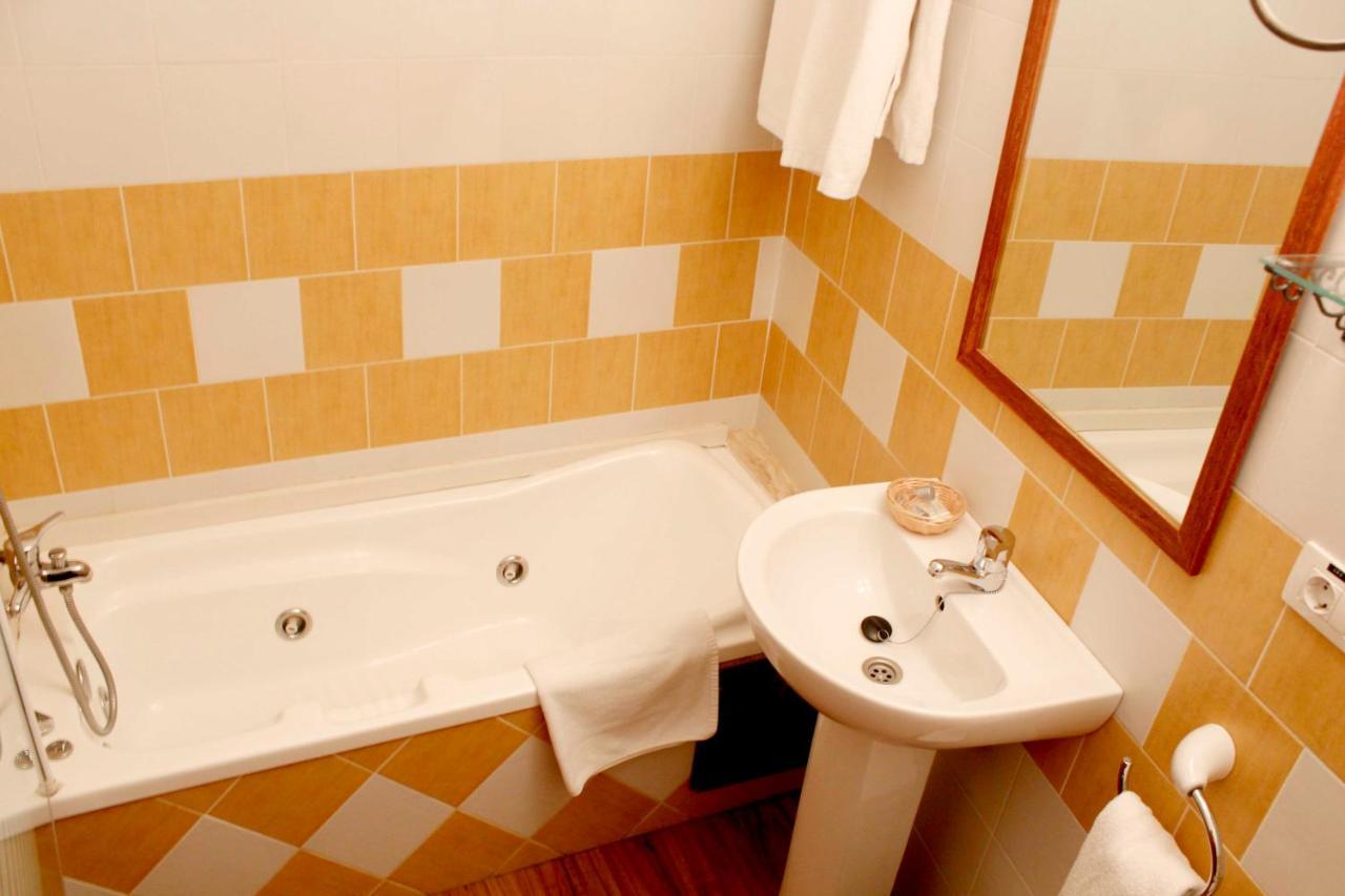 Hostatgeria Sant Jaume Hotell Corachar Exteriör bild