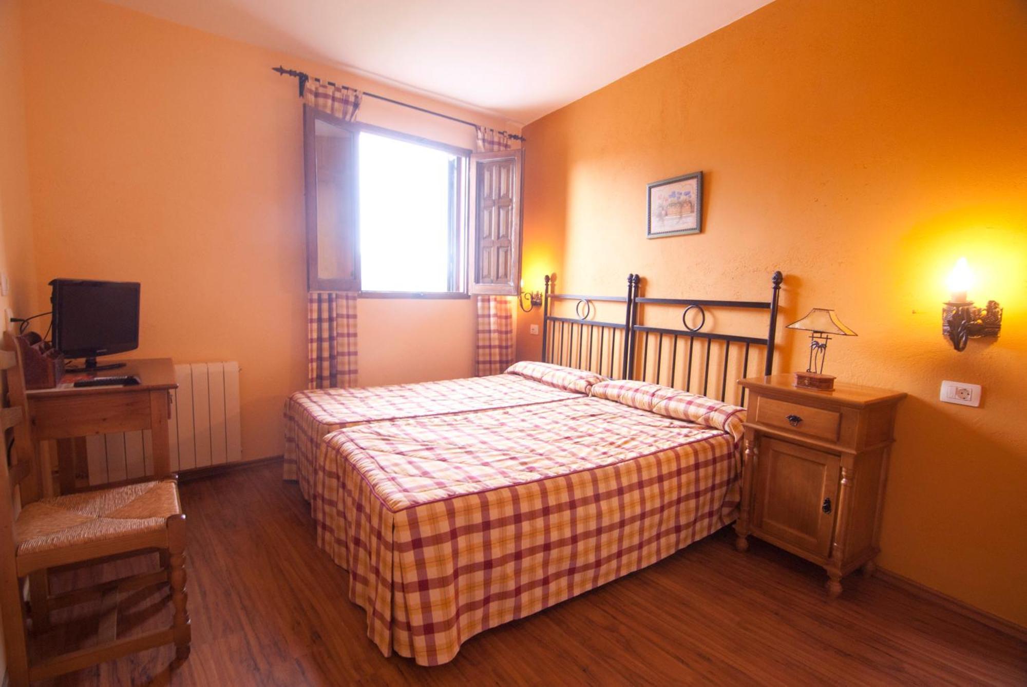 Hostatgeria Sant Jaume Hotell Corachar Exteriör bild